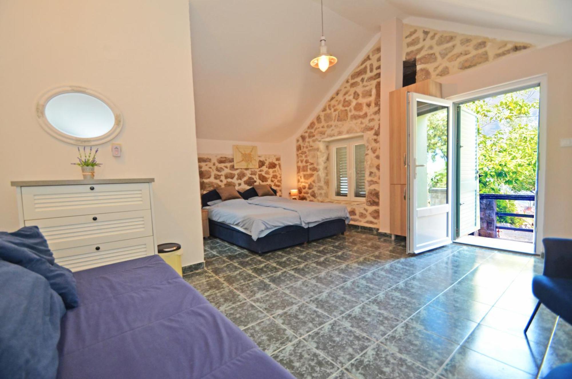 Holiday Home Brinic Тиват Экстерьер фото