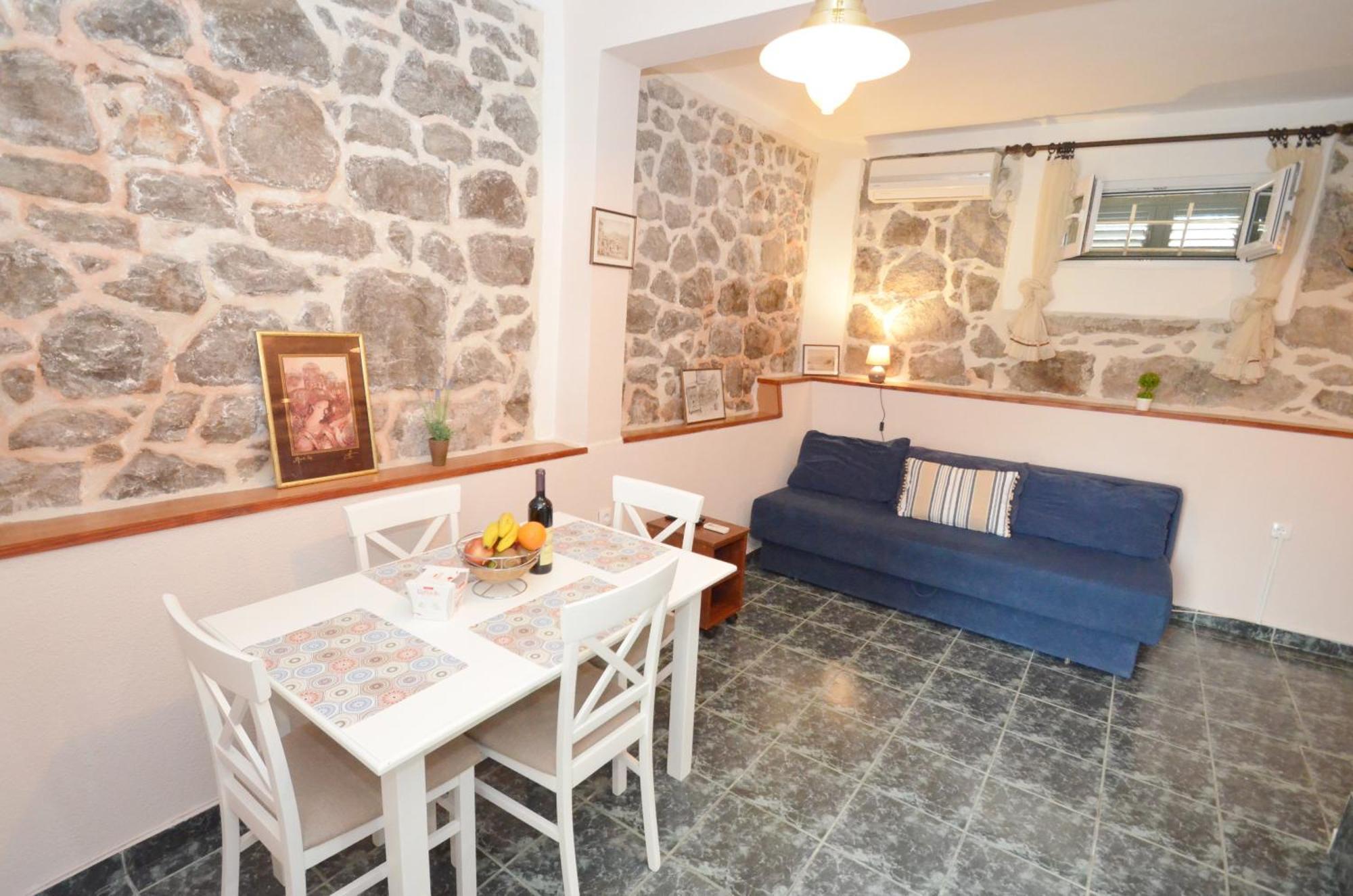 Holiday Home Brinic Тиват Экстерьер фото