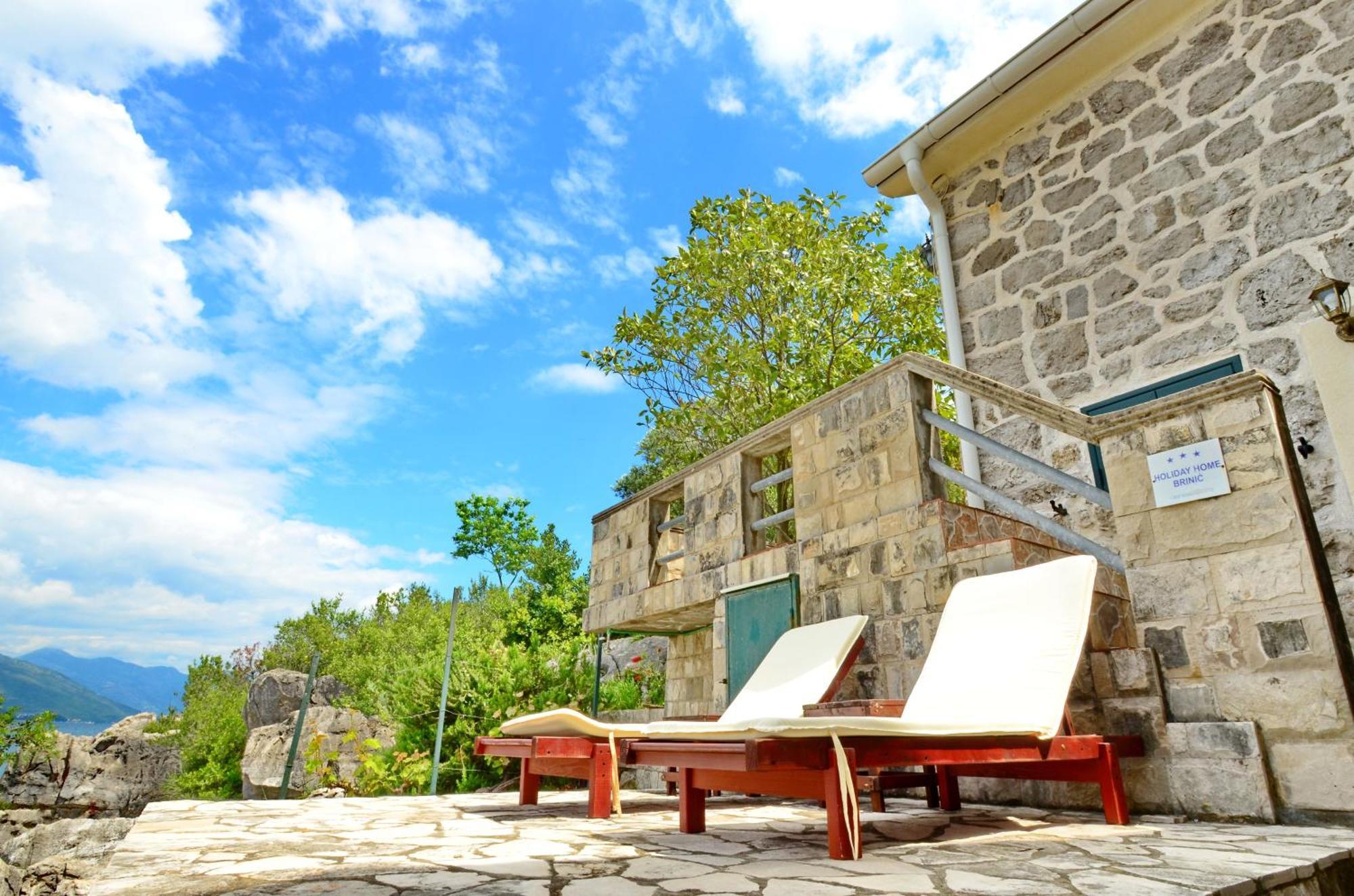Holiday Home Brinic Тиват Экстерьер фото